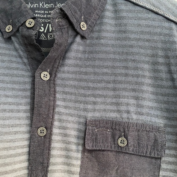 Calvin Klein Jeans - Picture 2 of 5